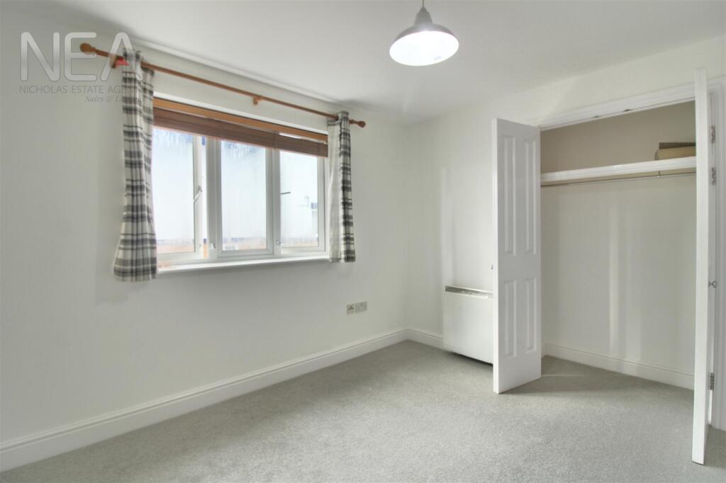 Apartment in Reading - View 3