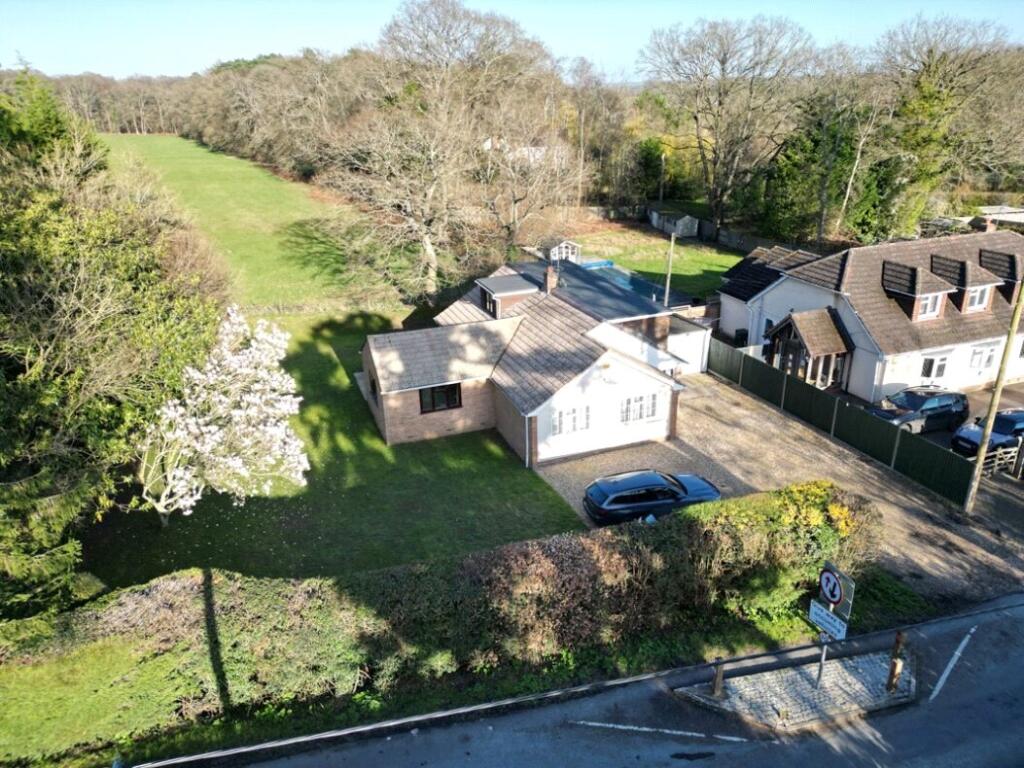 Main image of property: Bangla, Little London, RG26