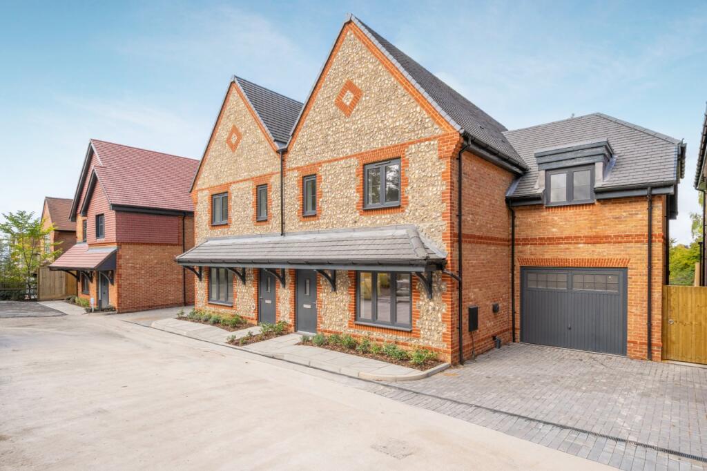 4-bed semi-detached on Hawthorns, Hammersley Lane, Penn, Buckinghamshire, HP10, £995,000