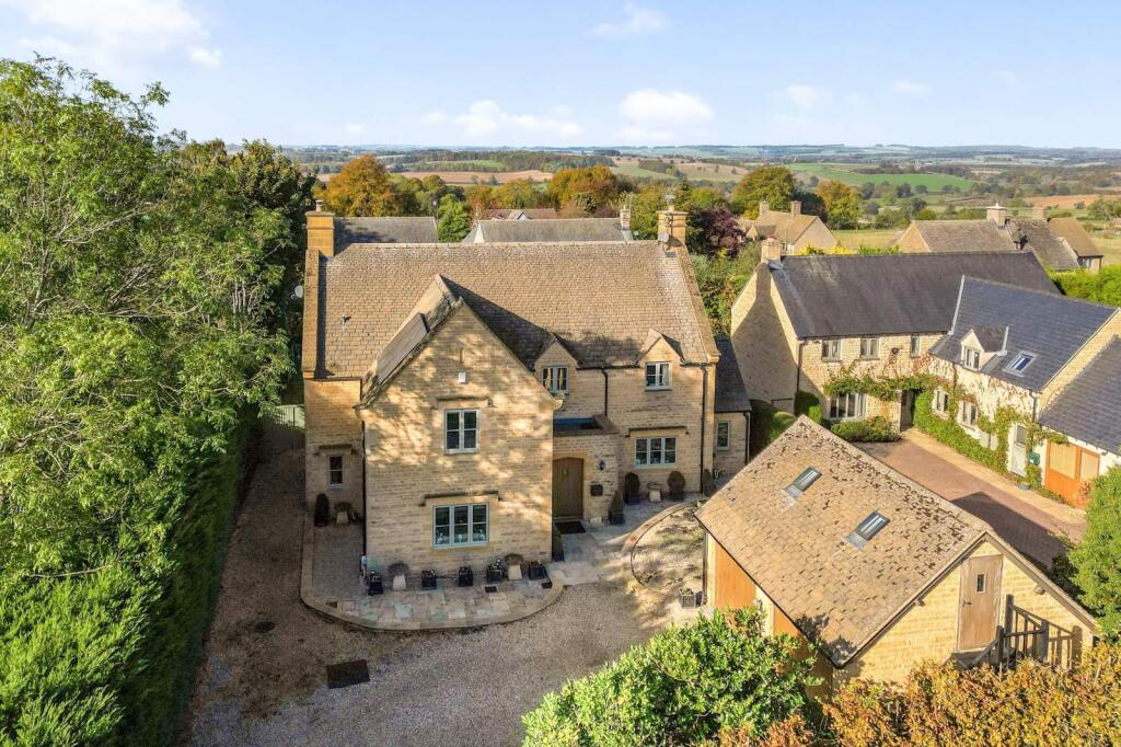Moreton Road, Stow On The Wold, Cheltenham, Gloucestershire. GL54 1EG photo 2