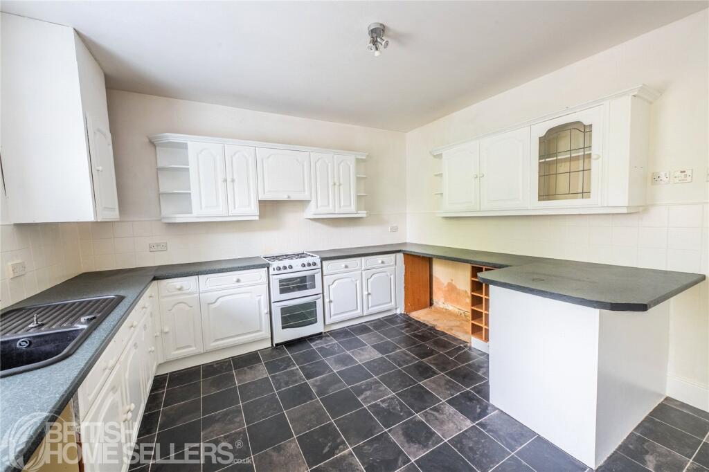 House in High Peak, Whitfield - View 3