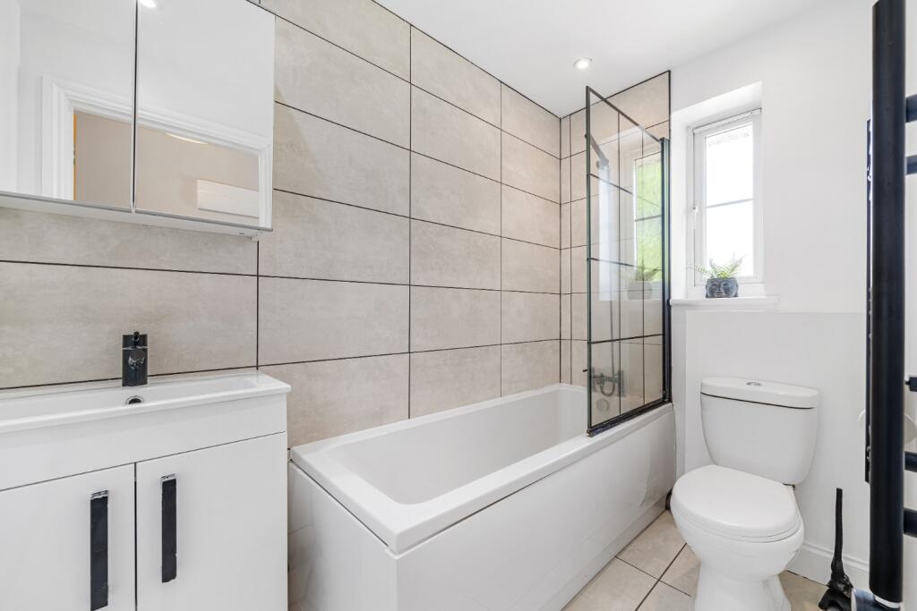 Westerham Drive, Sidcup, Kent, DA15 - View 5