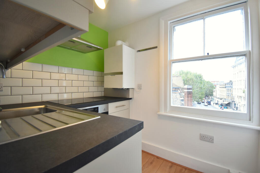 Apartment in London - View 5