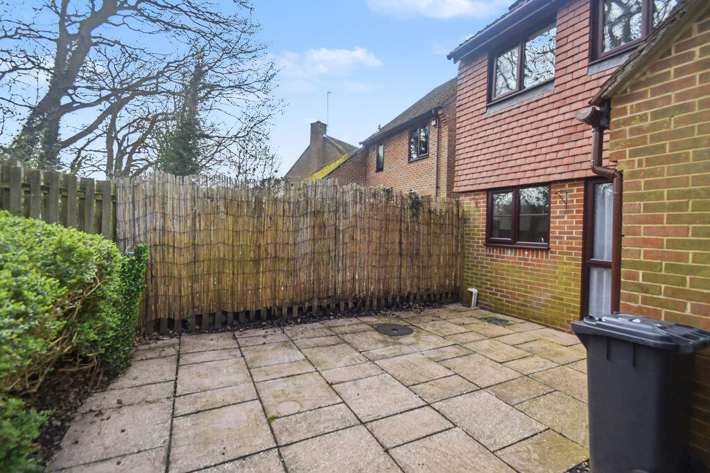 Binfields Close, Chineham - View 6