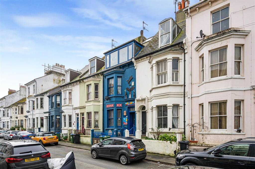 3-bed terraced on Meeching Road, Newhaven, £355,000