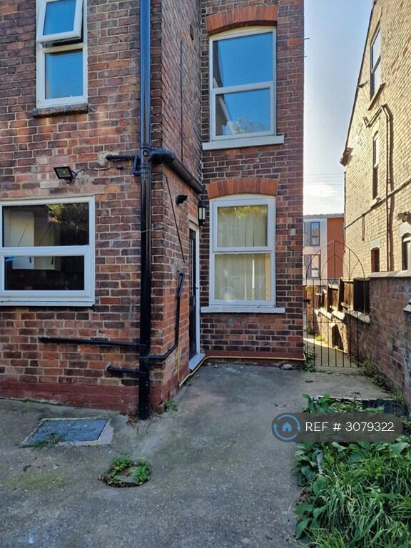 House in Nottingham - View 2
