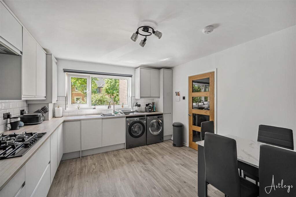 Apartment in Swansea - View 4