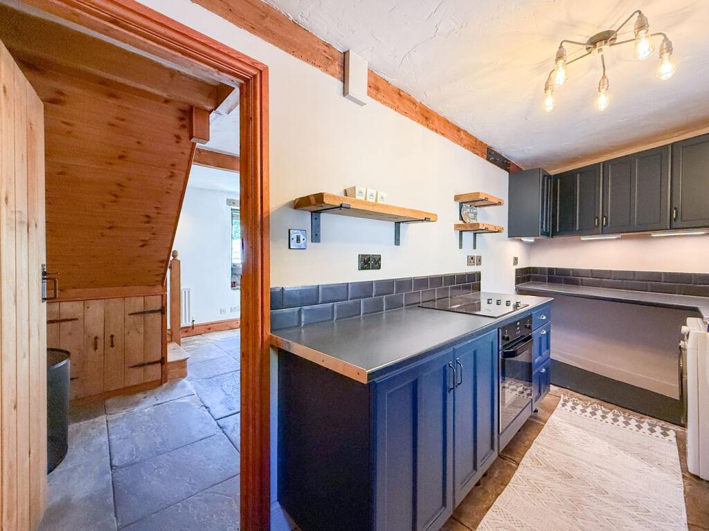 House in Kirklees, Hall Ing, Holme Valley - More
