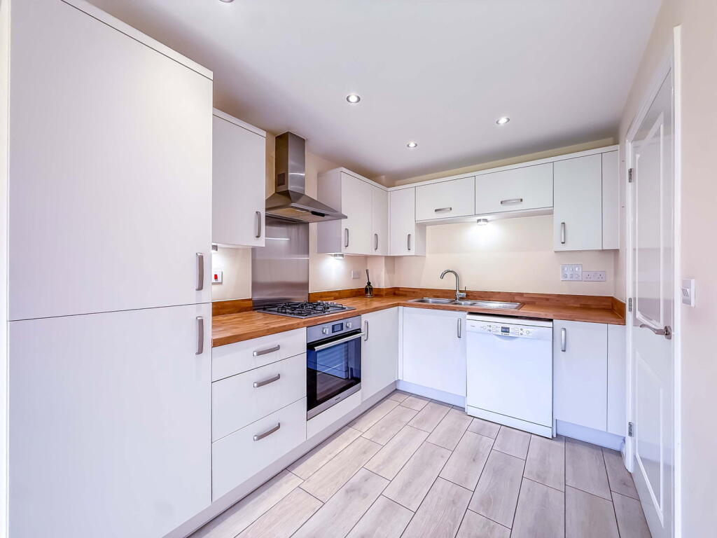 Balmoral Drive, Churchtown, PR9 8QA - View 2