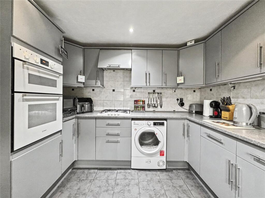 House in Gillingham, Twydall - View 2