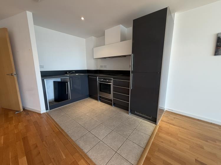 Apartment in Ipswich, Stoke - View 4