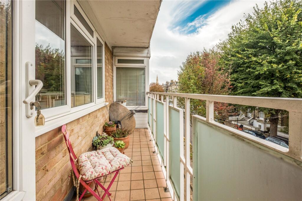 Apartment in Hove, Brighton and Hove - More