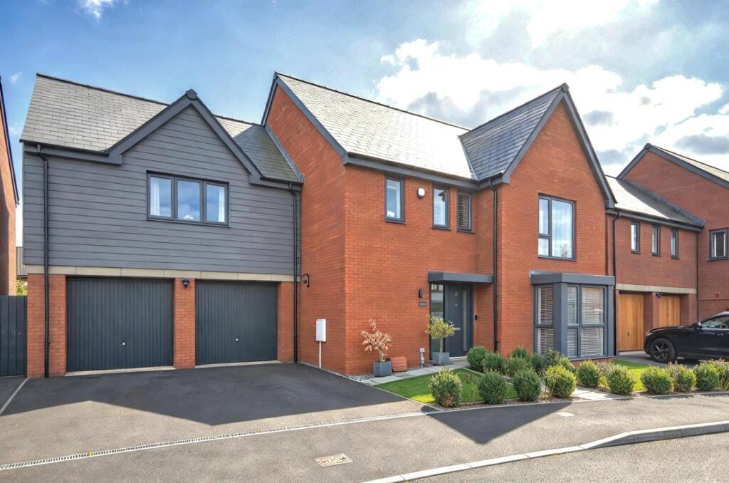 4-bed detached on Arcadius Way, Keynsham, Bristol, £950,000