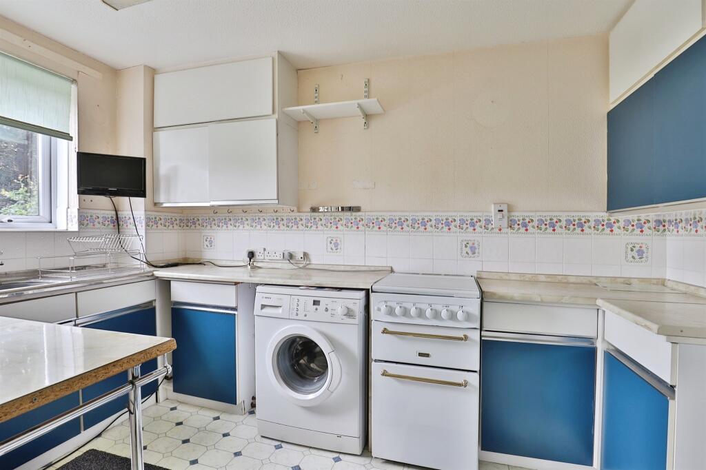 St. Winifreds Road, Bournemouth - View 4