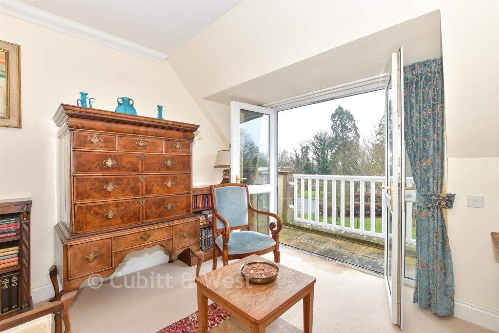 Main image of property: Hett Close, Ardingly, Haywards Heath, West Sussex