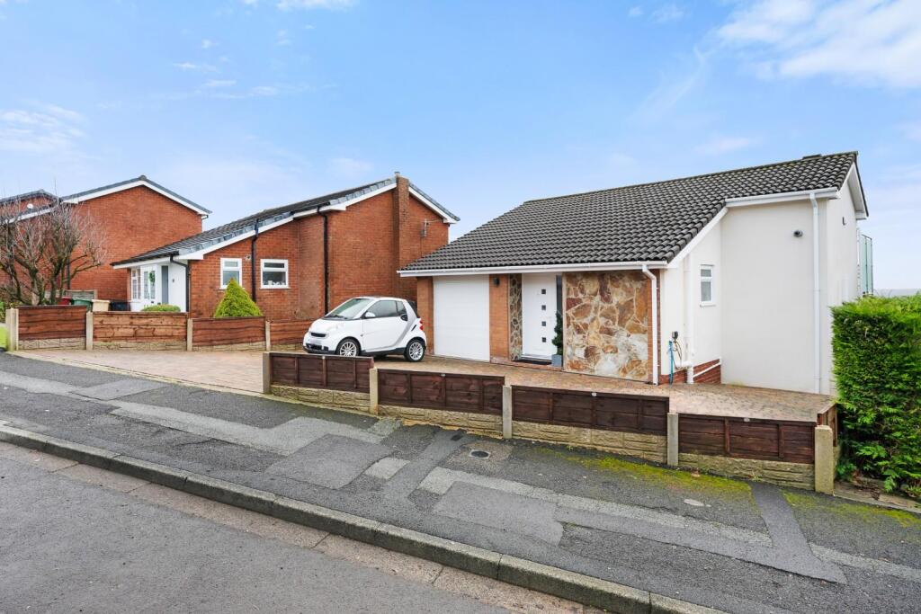 3-bed detached on Horseshoe Lane, Bromley Cross, Bolton, £375,000