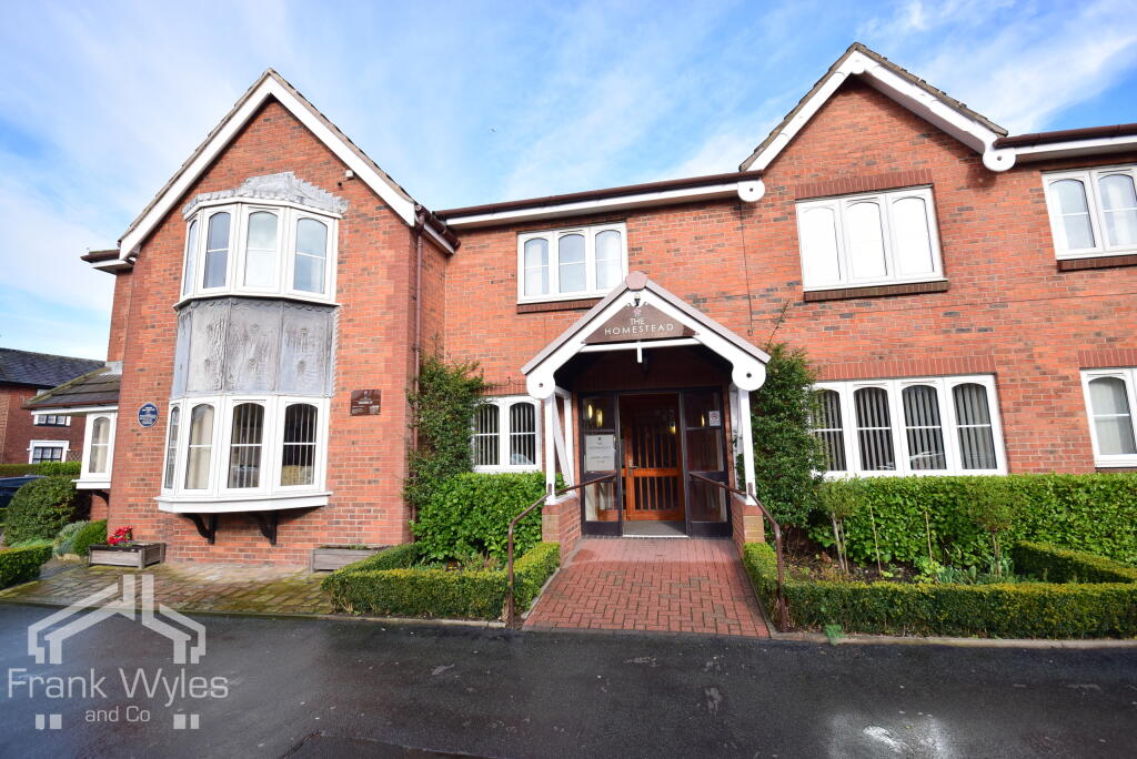 1-bed flat on Henry Street, Lytham, £109,950