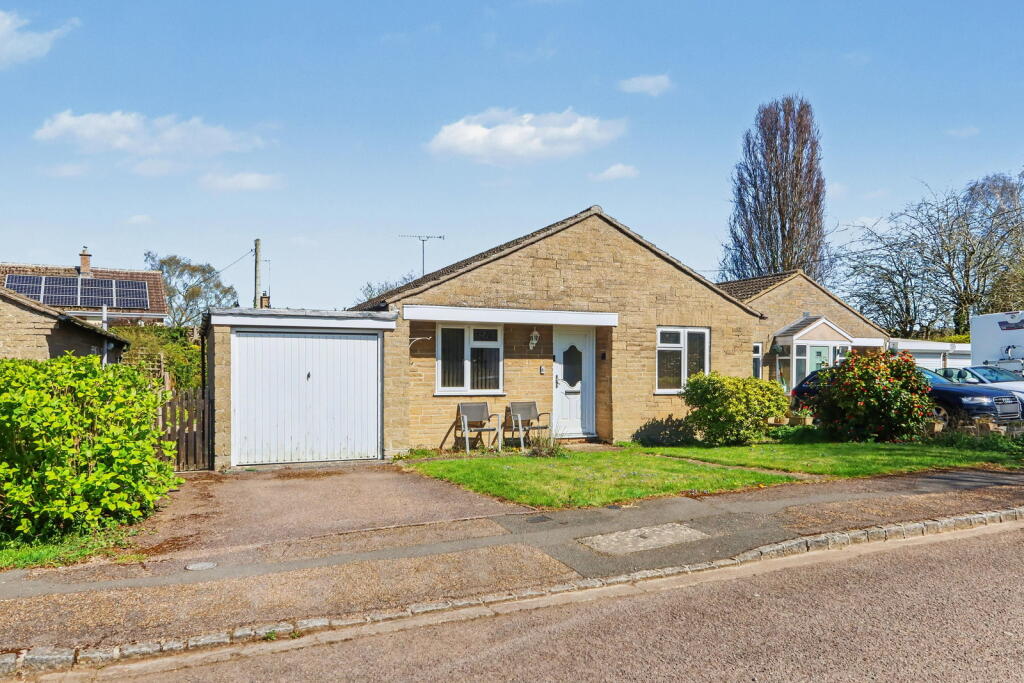 Main image of property: Butlers Close, Aston Le Walls, NN11 6UH