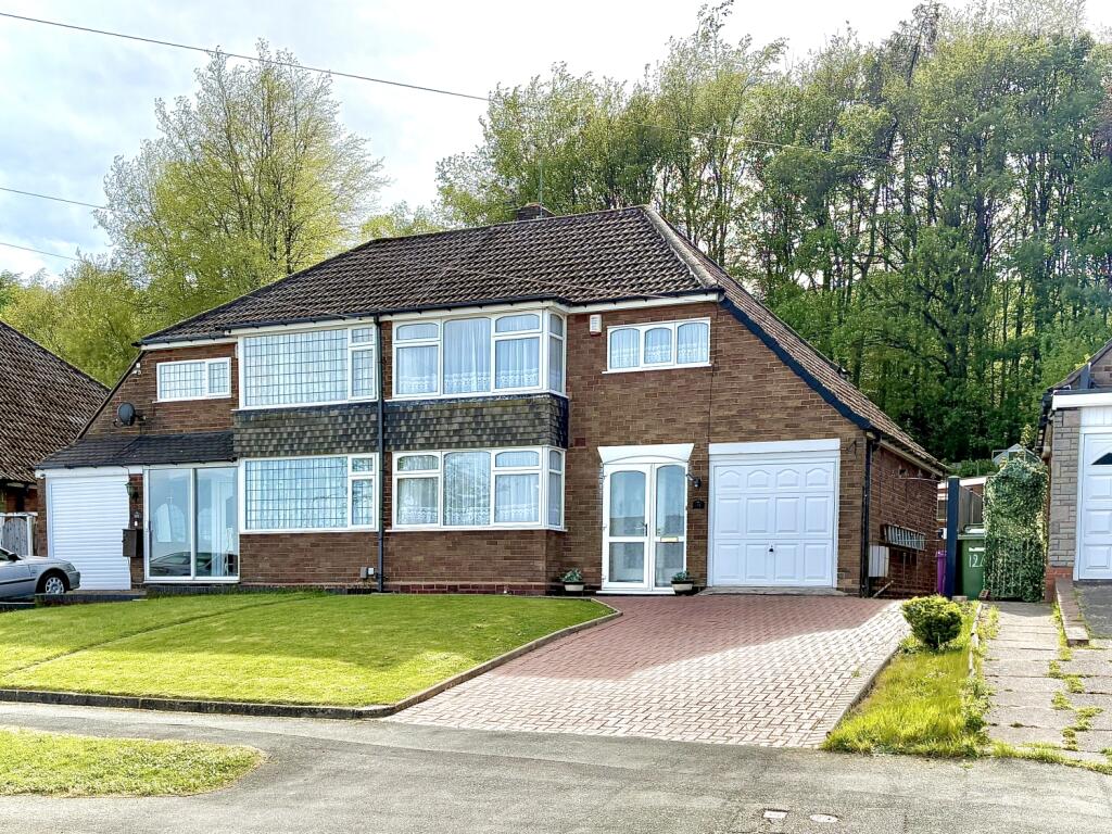 Main image of property: Farrington Road, ETTINGSHALL PARK, WV4 6QL
