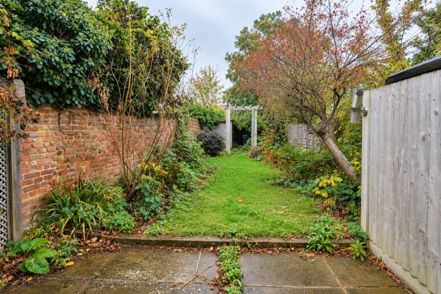Apartment in Kingston upon Thames - More