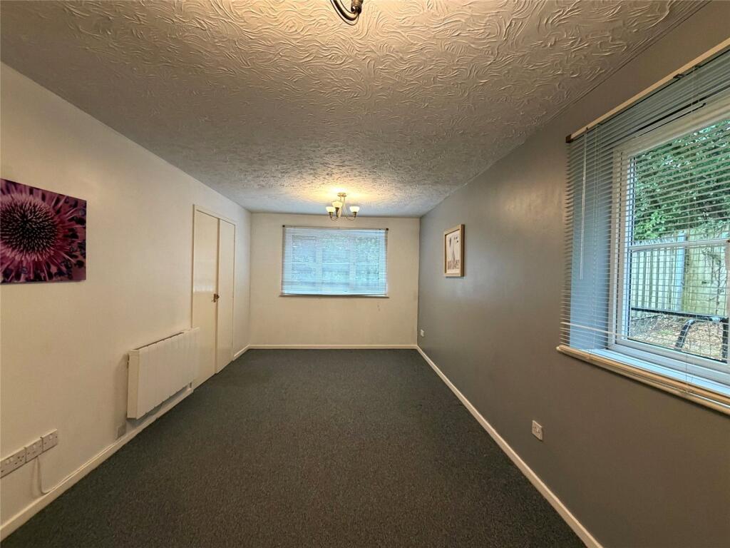 Apartment in Sutton Coldfield, Banners Gate - View 3