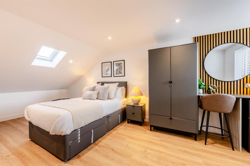 House in Southend-on-Sea - View 4