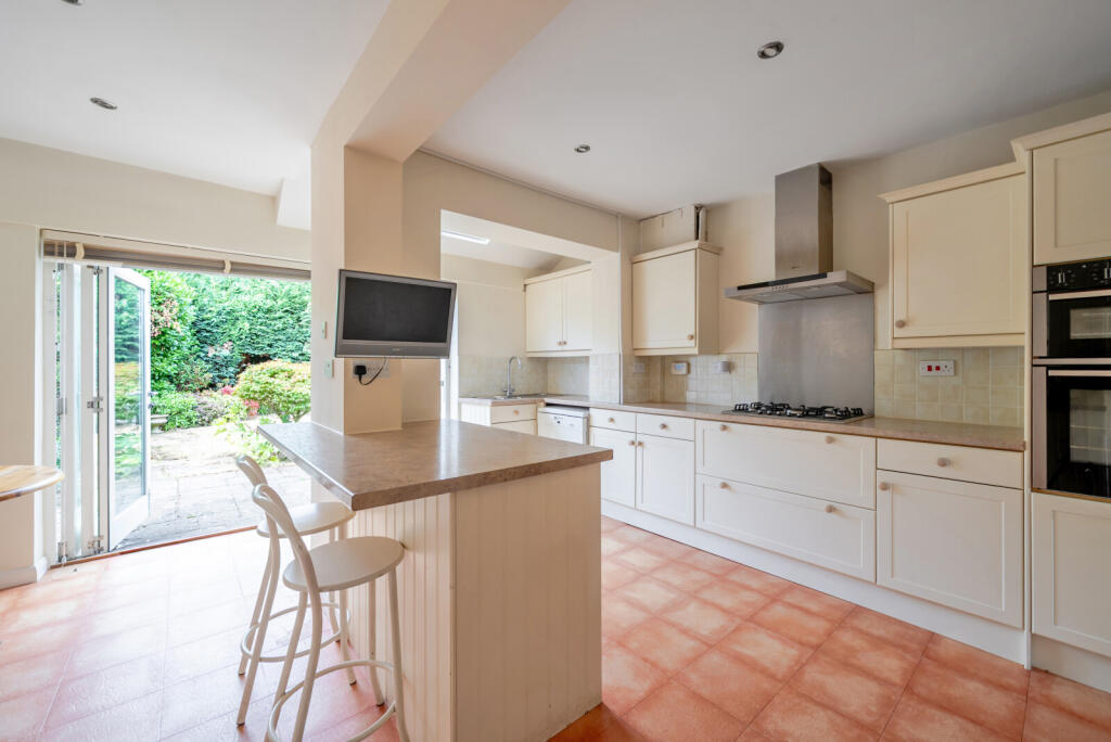 House in Elmbridge, Long Ditton - View 4