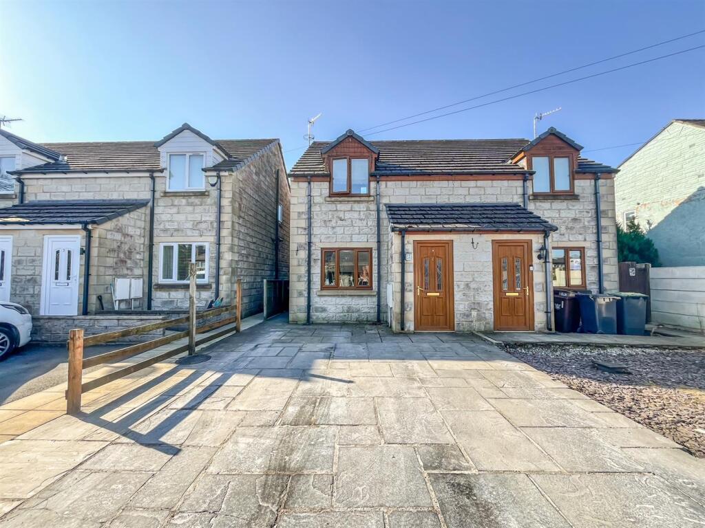 3-bed semi-detached on Burlow Road, Buxton, £239,950