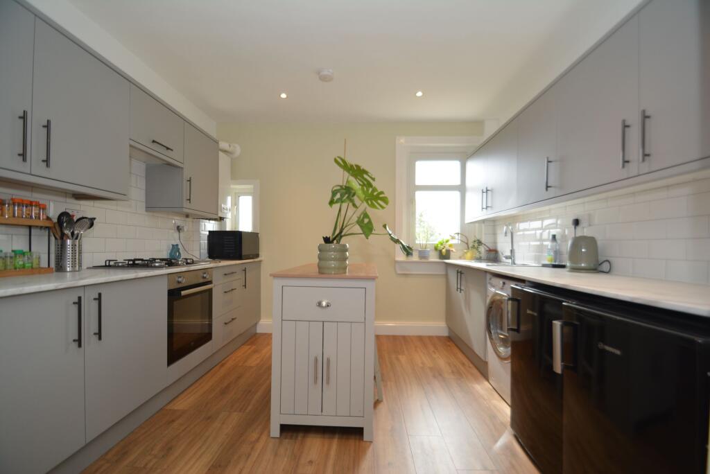 Apartment in Glasgow, Knightswood - View 4