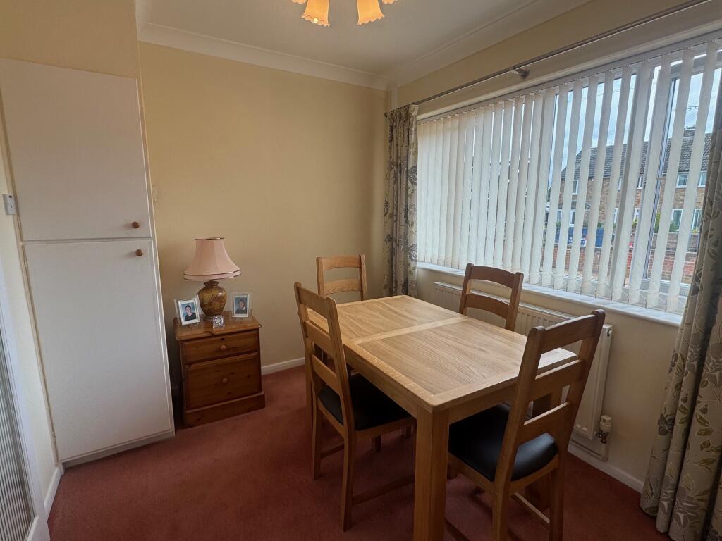 Dunstan Crescent photo 3