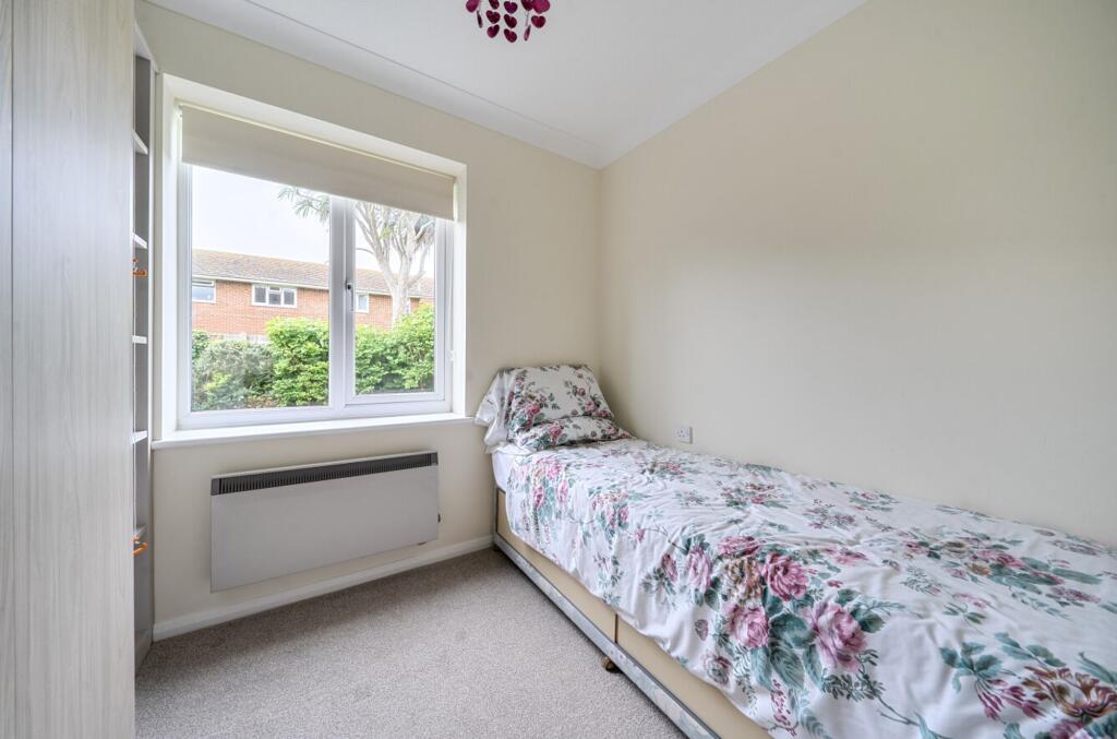 Apartment in Chichester, East Wittering - More