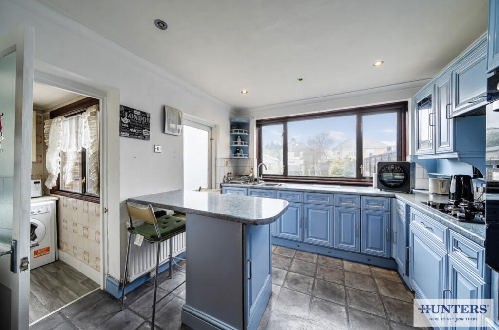 House in Dartford - More