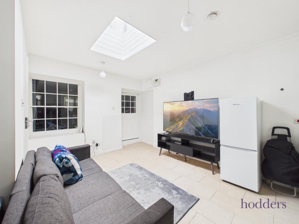 Main image of property: KT16