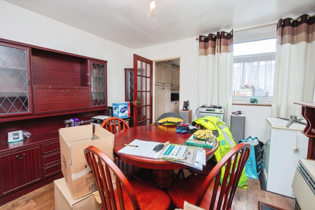 House in Ashfield, Sutton in Ashfield, Nottinghamshire - View 4