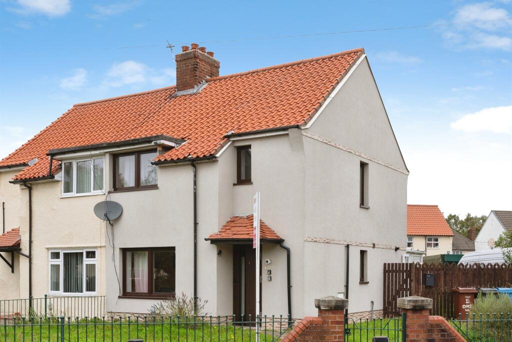3-bed semi-detached on 4th Avenue, HULL, £159,950