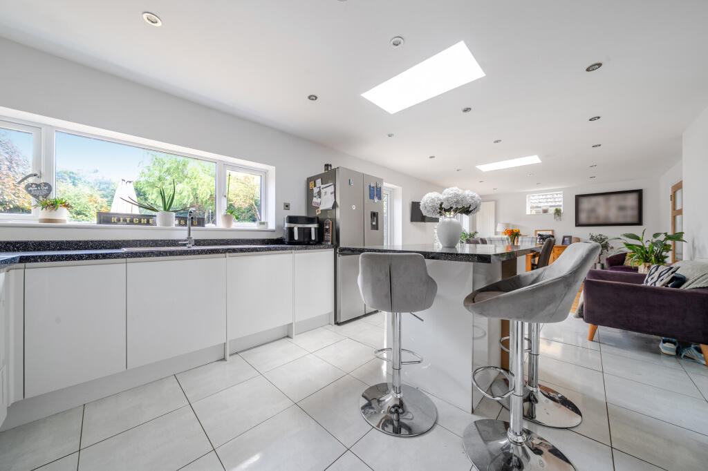 House in St Albans, King Harry Park, St Stephens - View 2