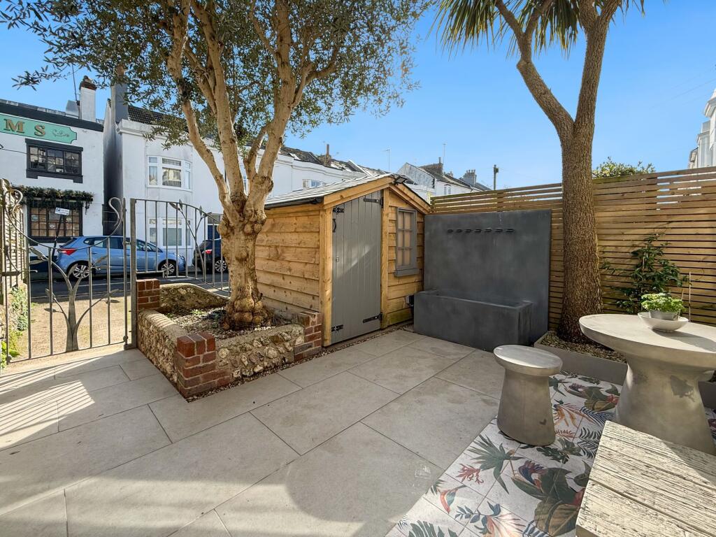 House in Brighton - View 2
