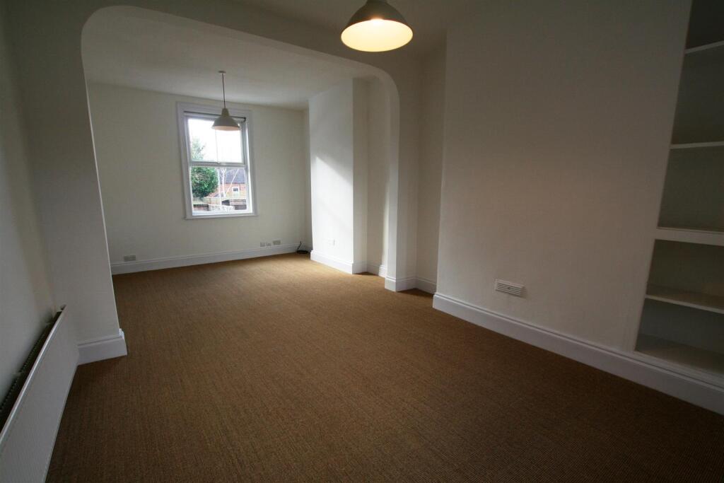 House in Worcester - View 3