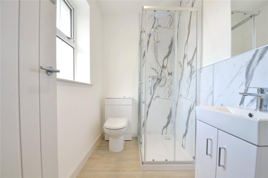 6 bedroom semi-detached house for rent
