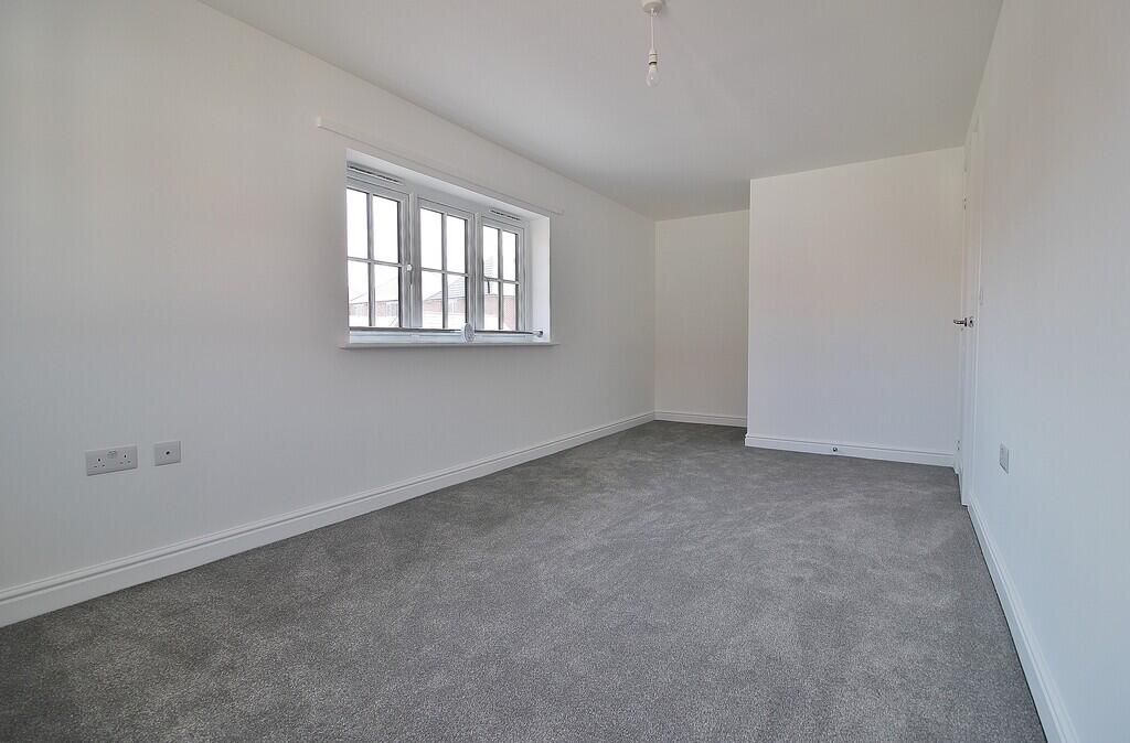 Apartment in Winchester, Newlands - More