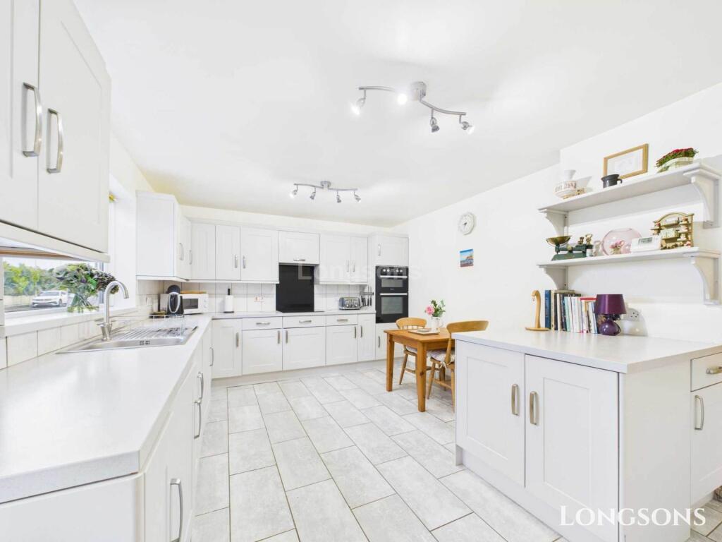 Surlingham Drive, Swaffham photo 2