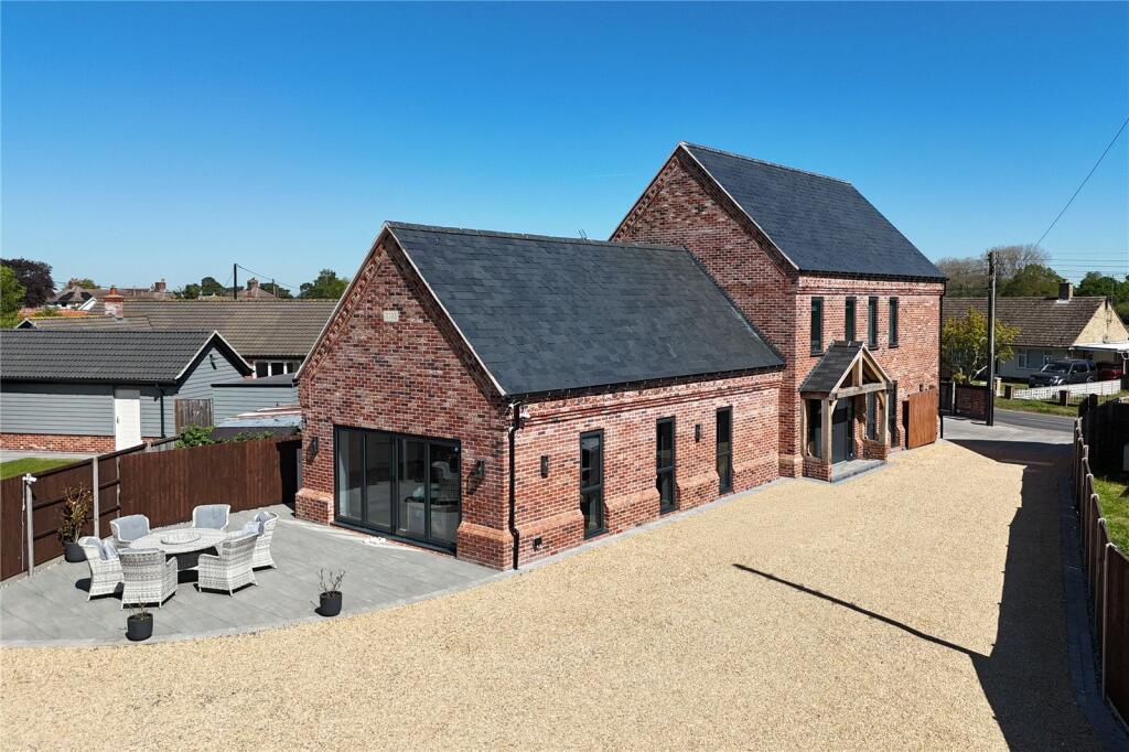 3-bed detached on The Street, Holywell Row, Bury St. Edmunds, Suffolk, IP28, £850,000