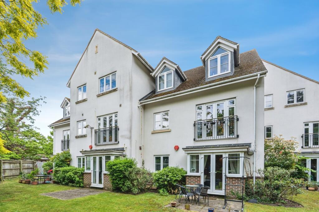 Main image of property: Kingfield Road, WOKING, Surrey, GU22
