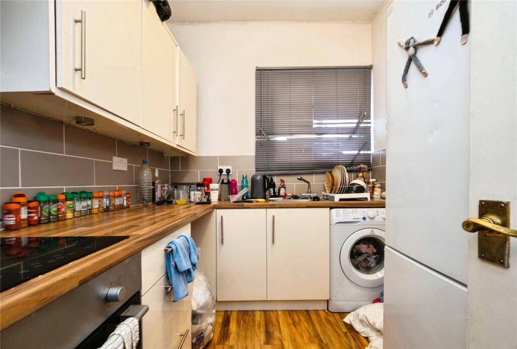 Apartment in Exeter, Heavitree - View 4