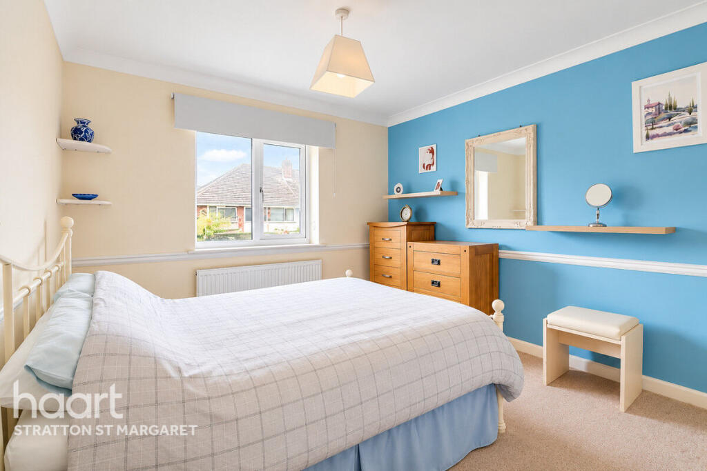 House in Stratton St Margaret, Swindon - View 4
