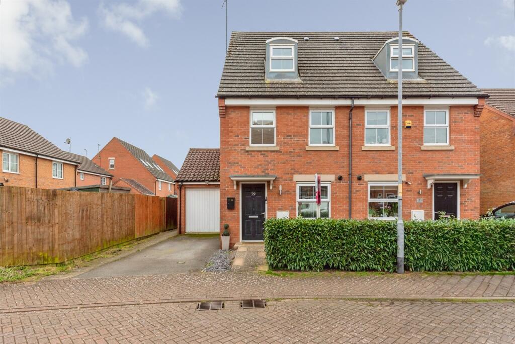 House in South Kesteven, Grantham - More