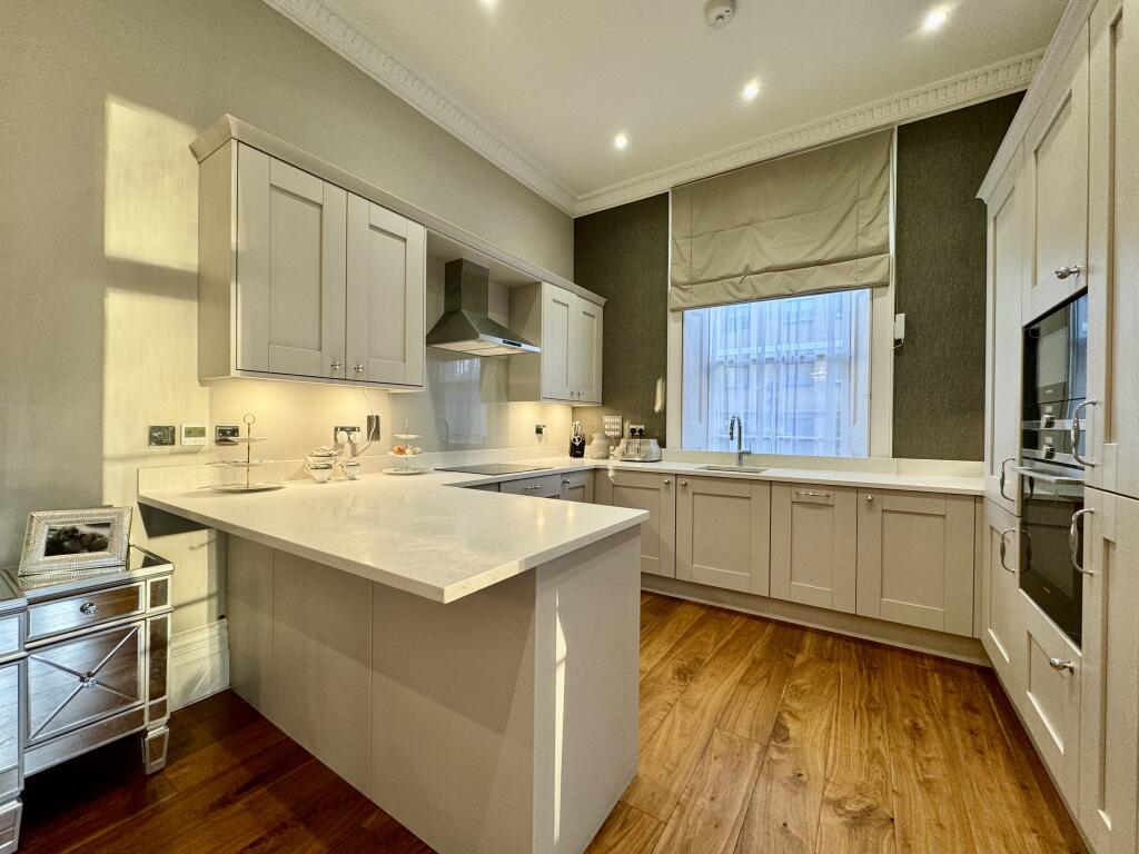 Apartment in Slough - View 4
