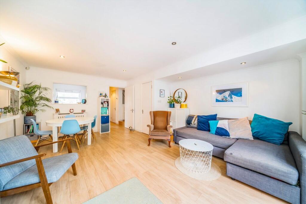 House in London, Hanwell - View 2