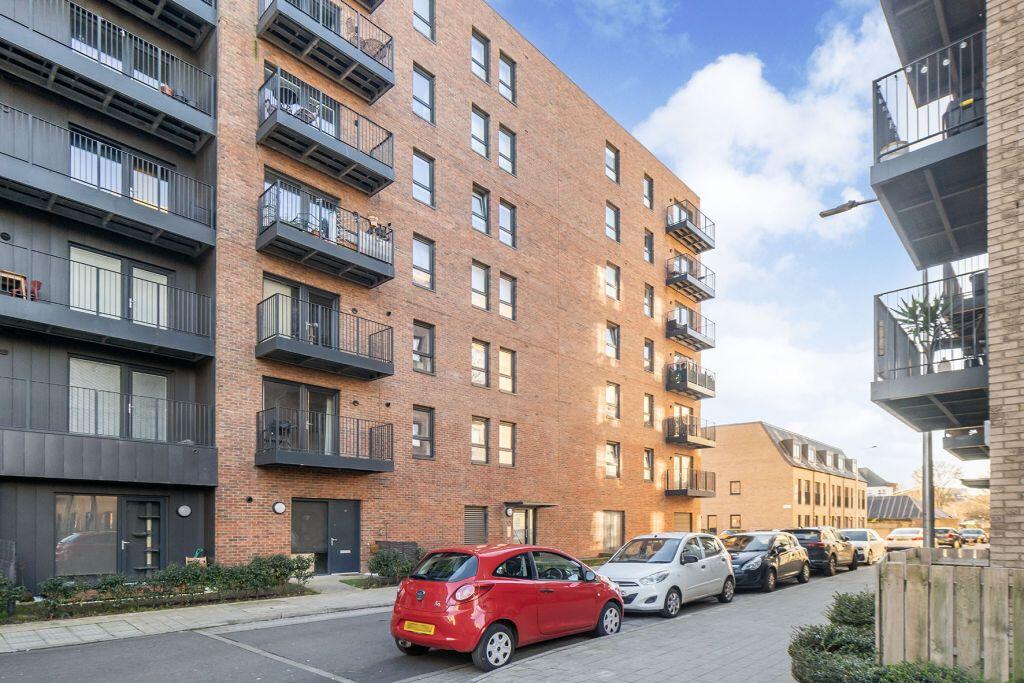 Main image of property: 19/28 Pillans Place, Leith, Edinburgh, EH6 7FJ