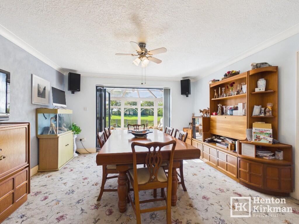 House in Basildon, Sunnymede, Billericay - More